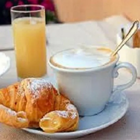 Summer Bed & Breakfast